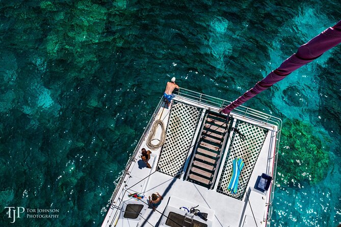 Kealakekua Bay (Captain Cook Monument) Snorkel and Sail Adventure - What the snorkeling is like