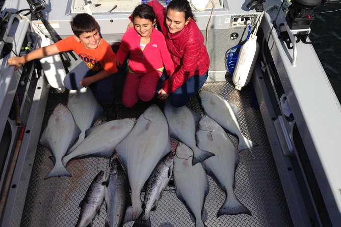 Ketchikan salmon and halibut fishing charter - Leaving Ketchikan by Boat