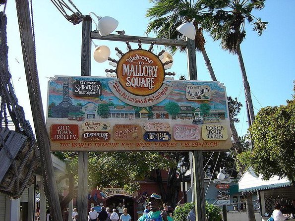 Key West Sunset Cruise: Dinner, Live Music & Drinks Included - Key points to know before boarding