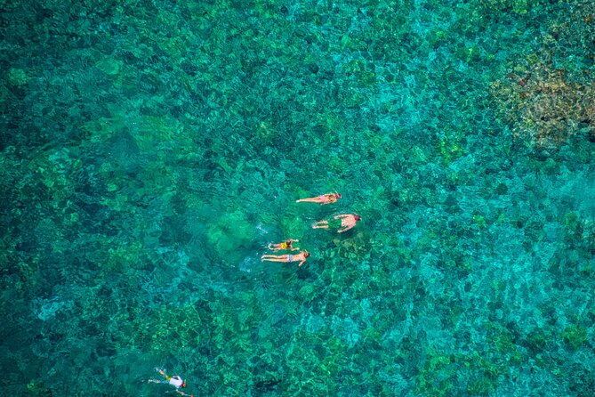 Kona’s Best Morning Snorkel: Captain Cook & Kealakekua Bay - Captain Cook Monument from the water