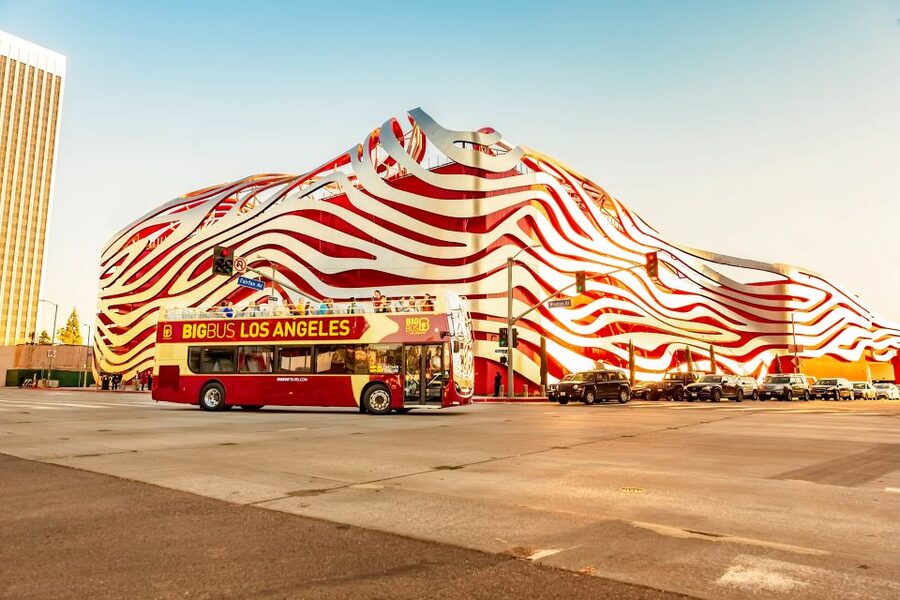 LA: Hop-on Hop-off Tour by Open-top Bus with 19 Stops - Why an open-top bus helps in Los Angeles