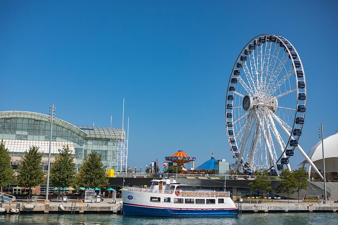 Lake Michigan Skyline Cruise in Chicago - Navy Pier and the shoreline landmarks
