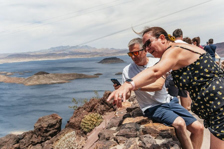 Las Vegas: 3-Hour VIP Hoover Dam Small-Group Mini Tour - Guides make the short format work