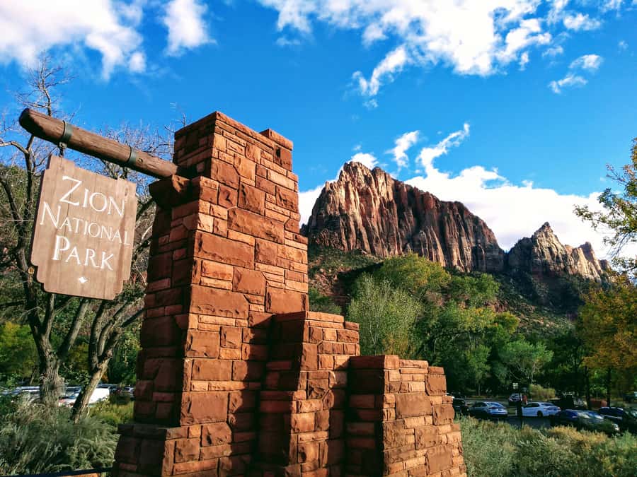 Las Vegas: Bryce and Zion National Parks Tour with Lunch - Across the Mojave Toward Utah