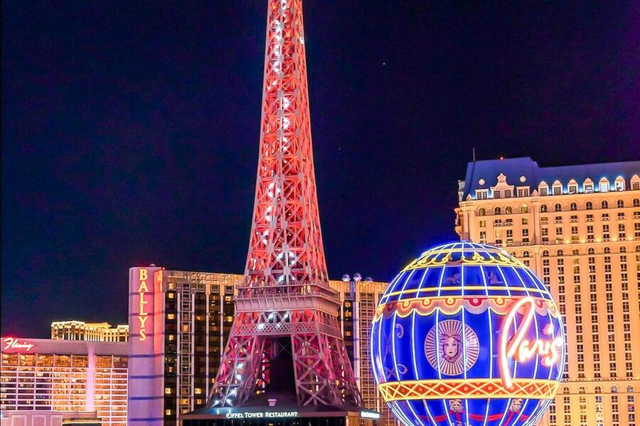 Las Vegas: Eiffel Tower Viewing Deck Entrance Ticket - The glass elevator ride to 460 feet