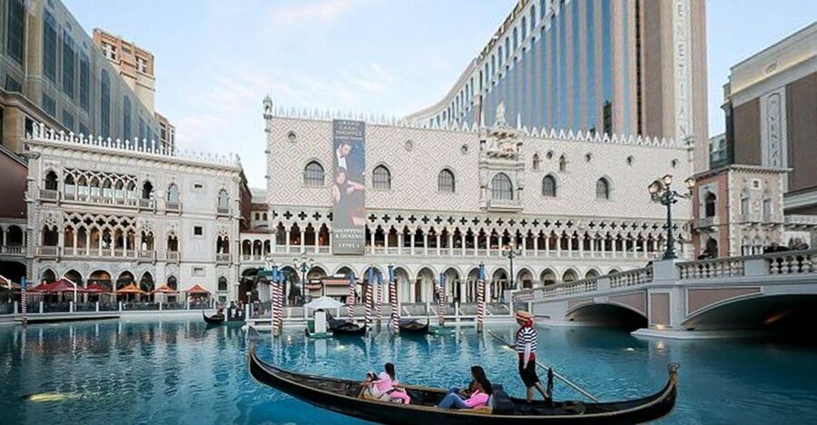Las Vegas: Entry to Madame Tussauds with a Gondola Cruise - Key points to know before you go