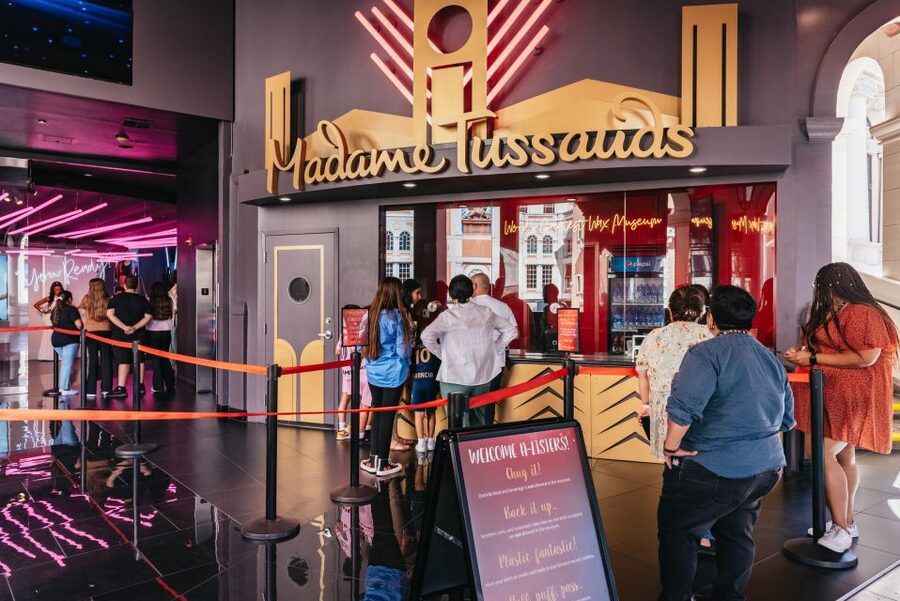 Las Vegas: Entry to Madame Tussauds with a Gondola Cruise - Set your expectations for ride length