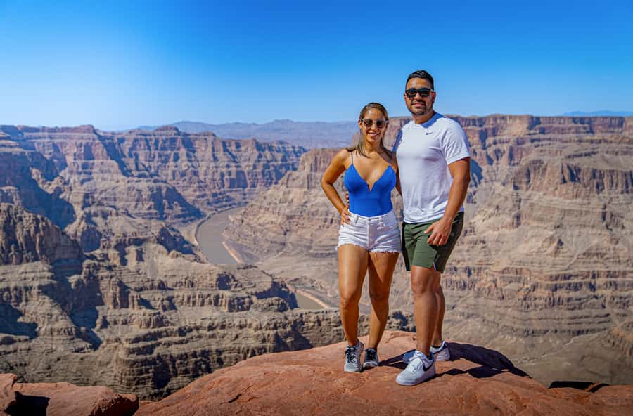 Las Vegas: Grand Canyon West, Hoover Dam & Optional Skywalk - The early pickup sets the pace