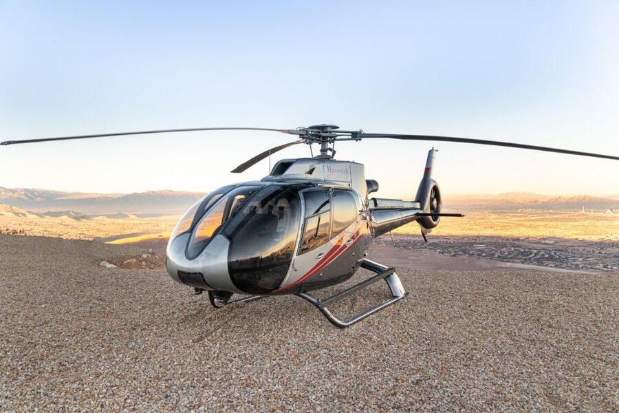Las Vegas: Helicopter Night Flight over the Strip - Who will enjoy this flight most?