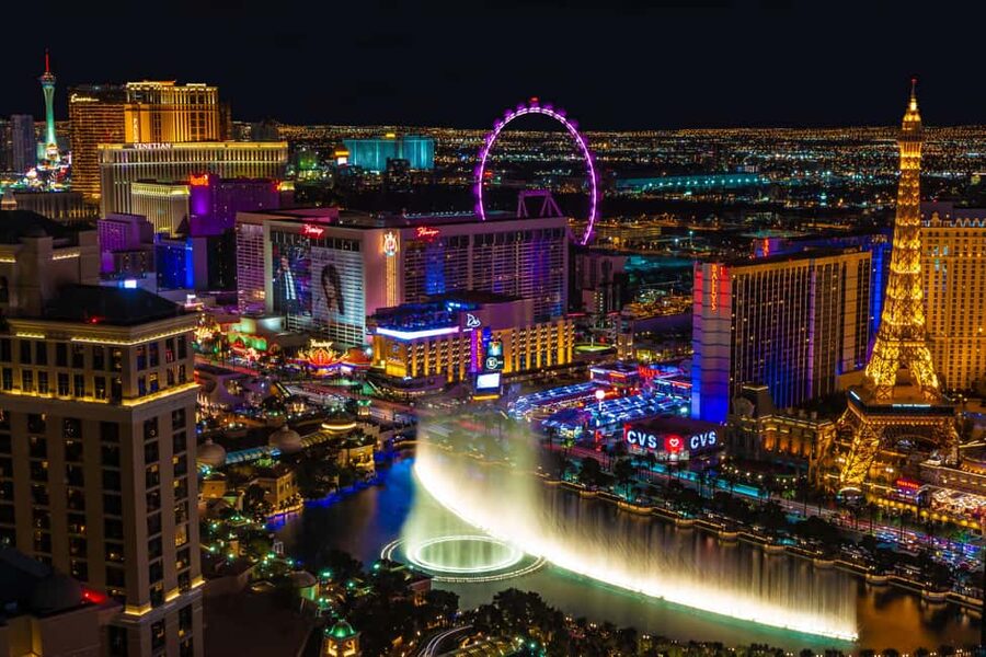 Las Vegas: Helicopter Tour of the Strip with Window Seats - From Mandalay Bay to the airport view