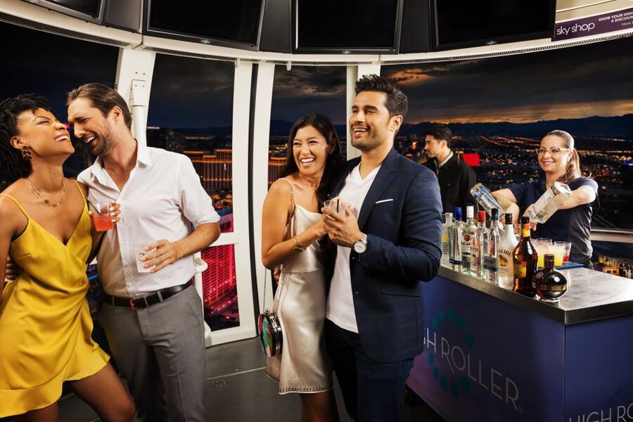 Las Vegas: High Roller Entry Ticket with In-Cabin Open Bar - The first minutes: boarding and ordering