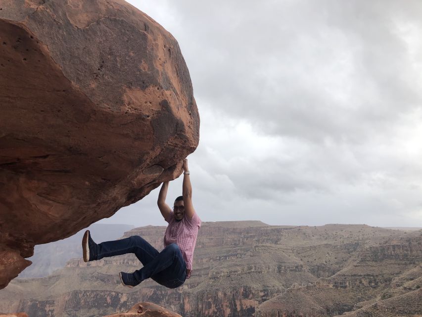 Las Vegas: Small Group Grand Canyon Skywalk, Hoover Dam Tour - Lunch with canyon views at Eagle Point