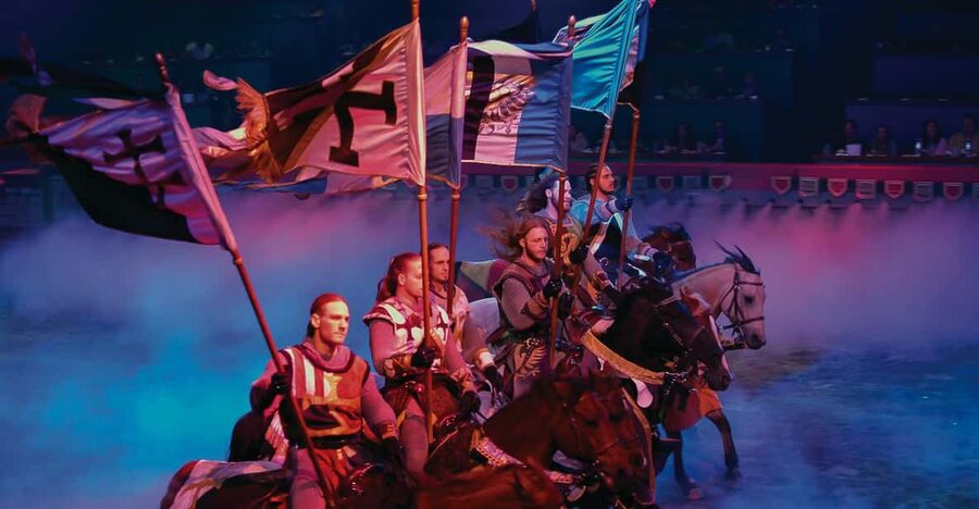 Las Vegas: Tournament of Kings Show at Excalibur - Horse riding and jousting at close range