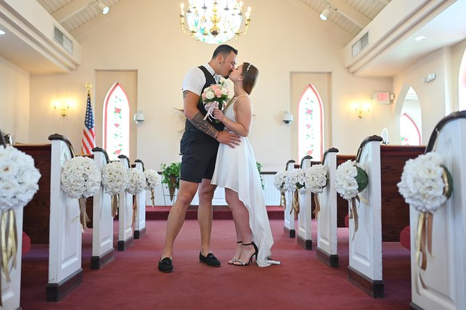 Las Vegas Wedding at A Special Memory Wedding Chapel - The Elvis option and other ways to personalize the ceremony