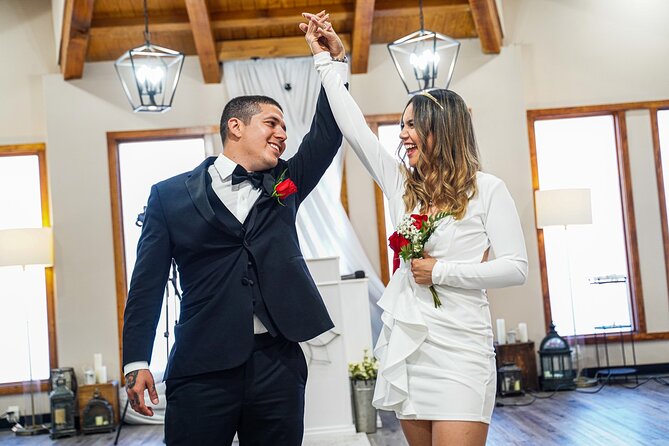 Las Vegas Wedding at The Little Vegas Chapel - Who will enjoy this Las Vegas wedding package