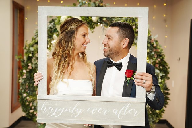 Las Vegas Wedding at The Little Vegas Chapel - Is The Little Vegas Chapel worth booking?