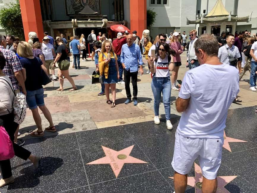 Los Angeles: Hollywood and Beverly Hills Guided Bus Tour - The guides are the real value