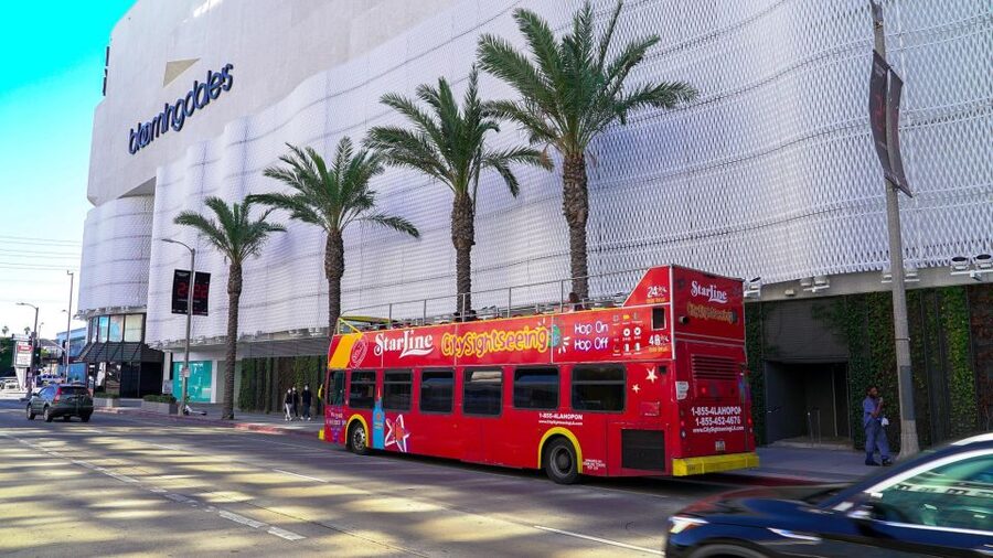 Los Angeles: Hop-On Hop-Off Bus Tour with Audio Guide - Audio commentary, app, and onboard comfort
