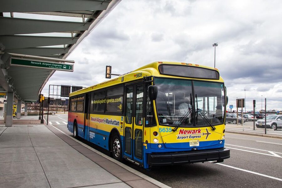 Manhattan: Bus Transfer from/to Newark Airport - The coach ride: clean seats and practical luggage service
