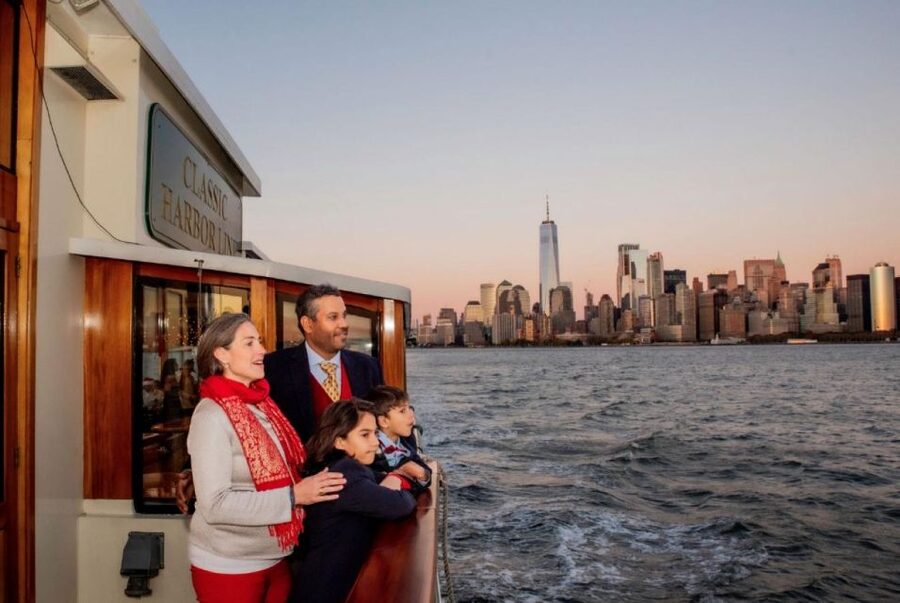 Manhattan: Statue and Skyline Cruise Aboard a Luxury Yacht - Statue of Liberty and Ellis Island