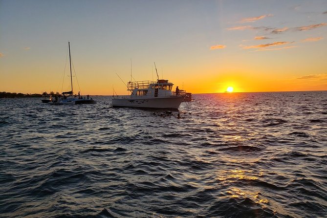 Manta Ray Night Snorkel in Kona - Captain Bill, Captain Dan, and the deck crew