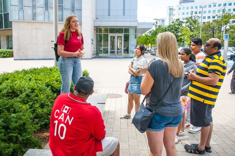 Massachusetts Institute of Technology Public Tour - Going inside buildings, lecture halls, and laboratories