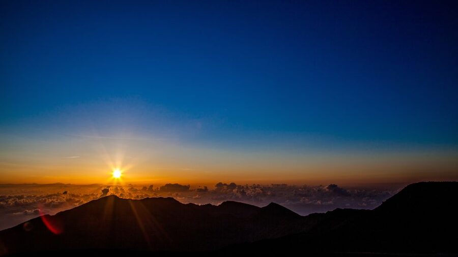 Maui: Haleakala National Park Sunrise Tour - Waiting at 10,023 feet for the sun