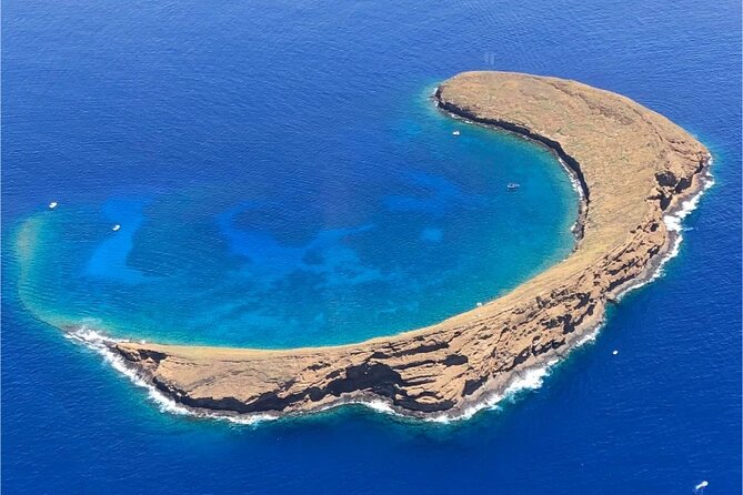 Maui: Molokini Crater and Turtle Town Snorkeling From Kihei - First stop: the clear waters of Molokini Crater