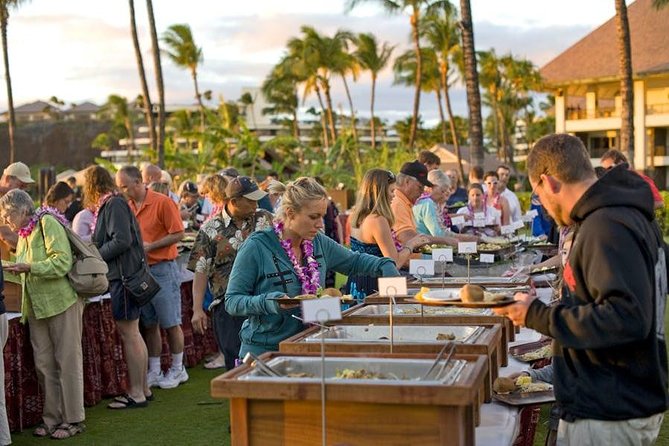 Maui Nui Luau at the Sheraton Maui Resort & Spa - The buffet: plenty of food, mixed results