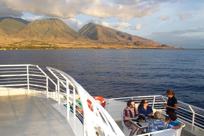 Maui Premium Dinner Cruise: Four Course Dining Experience - Service, seating, and the overall feel