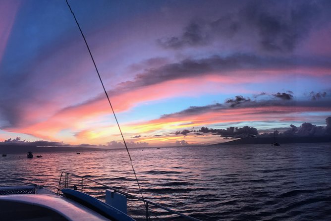 Maui Premium Sunset Dinner Cruise from Ka’anapali Beach - Crew service and live music on selected nights