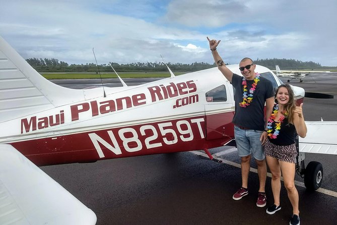 Maui -PRIVATE- Air Tour: 5 Islands: (2-5 people): SEE Even MORE! - Makena State Park and the lava fields from above