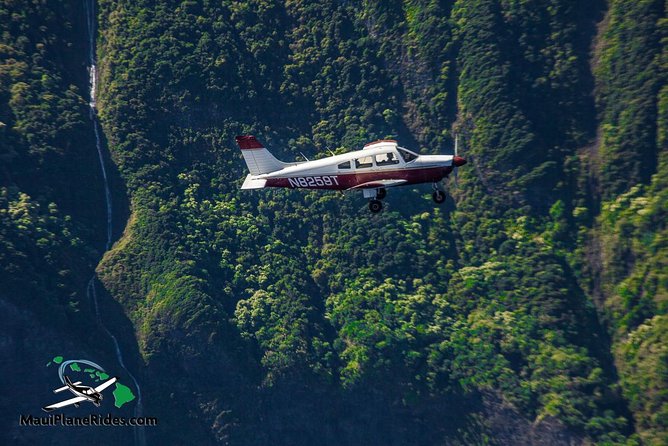 Maui -PRIVATE- Air Tour: 5 Islands: (2-5 people): SEE Even MORE! - From Kahului to Nakalele Blowhole and Honolua Bay
