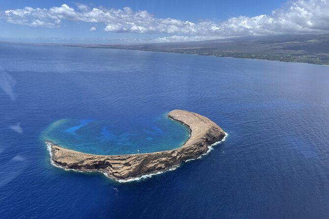Maui -PRIVATE- Air Tour FUN: 3 Islands: (2-5 people): SEE it ALL! - Maui’s lava fields, flows, and volcanic forms