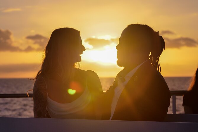 Maui Sunset Dinner Cruise - A Hawaiian Hula Experience - Space, seating, and the group size