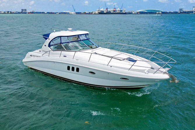 Miami: 2 Hour Private Yacht Cruise - Star Island and Waterfront Homes