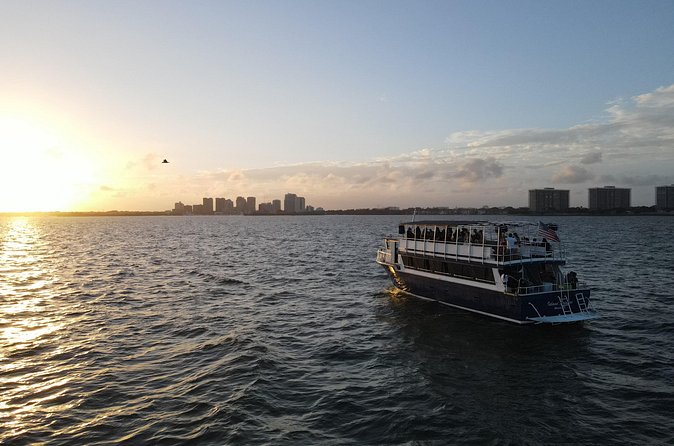 Miami: 3-Hours All Inclusive Party Boat Cruise - Music, dancing, and the party program