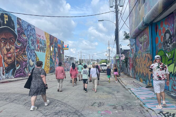 Miami All-In-One: City Sightseeing & water taxi experience - Guides can make or break the experience