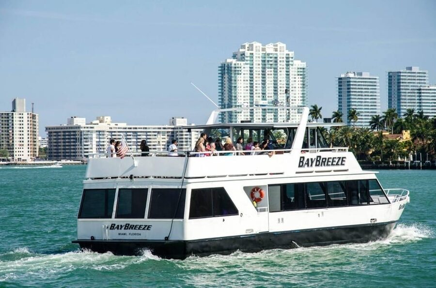 Miami: Biscayne Bay Millionaire's Homes Sightseeing Cruise - Key points to know before you go