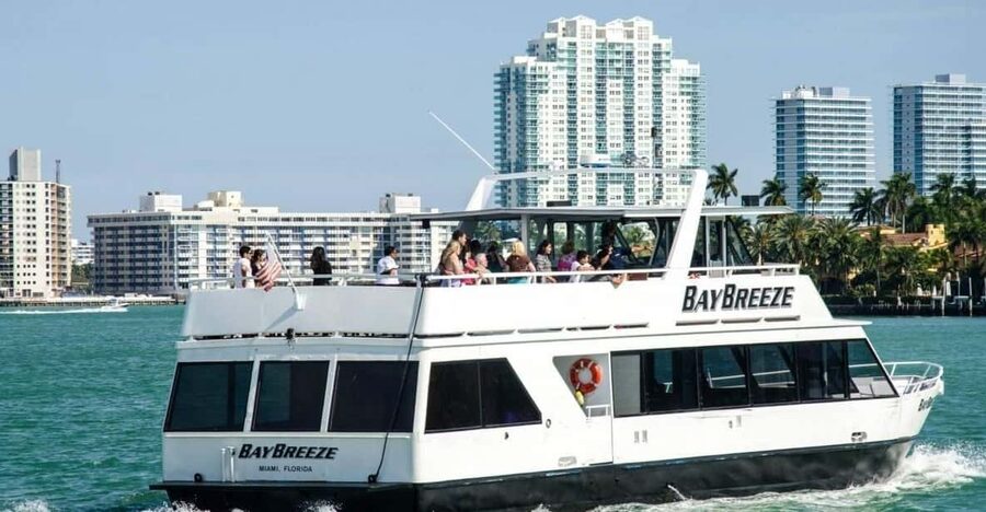 Miami: Biscayne Bay Millionaire's Homes Sightseeing Cruise - Leaving the marina beside Freedom Tower