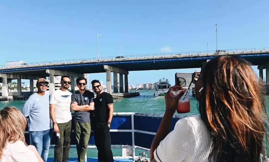 Miami: Biscayne Bay Millionaire's Homes Sightseeing Cruise - Who should book this cruise?