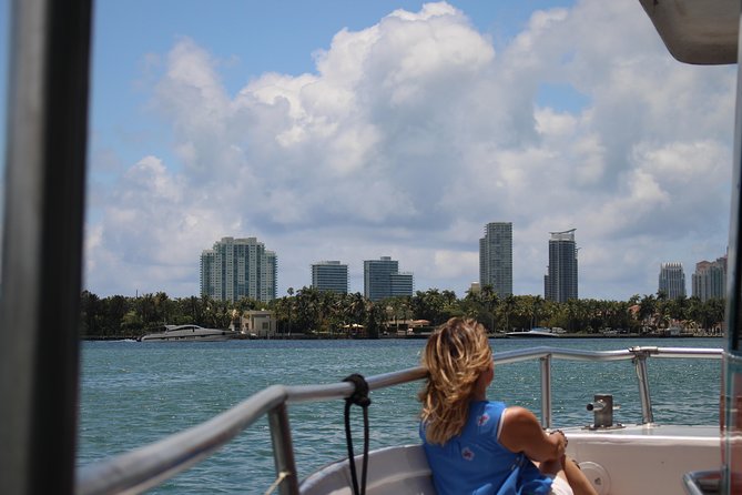 Miami Boat Tour of Celebrity Homes - South Beach, Star Island, and the Venetian Causeway