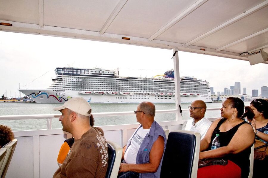 Miami: Duck Tour of Miami and South Beach - What the guide adds to the ride