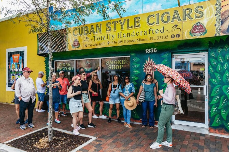 Miami: Little Havana Food Walking Tour with Tastings - Cuban coffee, guarapo, and a mojito