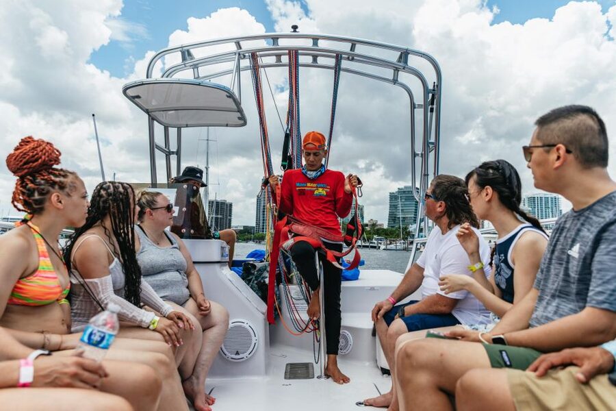 Miami: Parasailing Experience in Biscayne Bay - The one-hour speedboat ride through Biscayne Bay