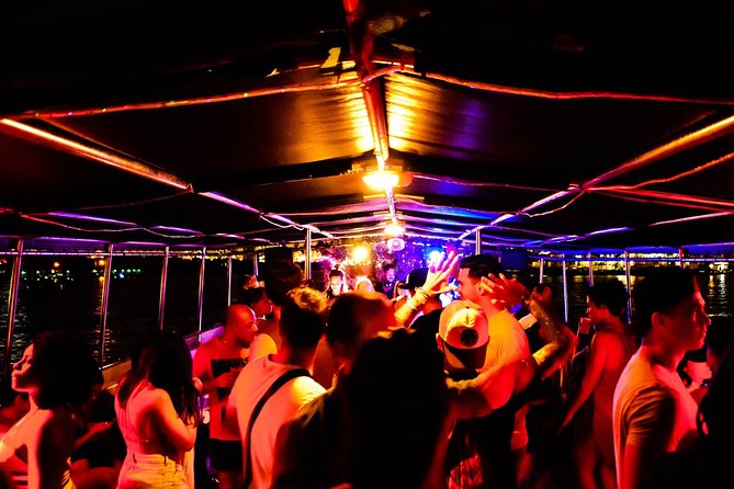 Miami Party Boat Cruise Music & Skyline Views - The Music and Dance Floor