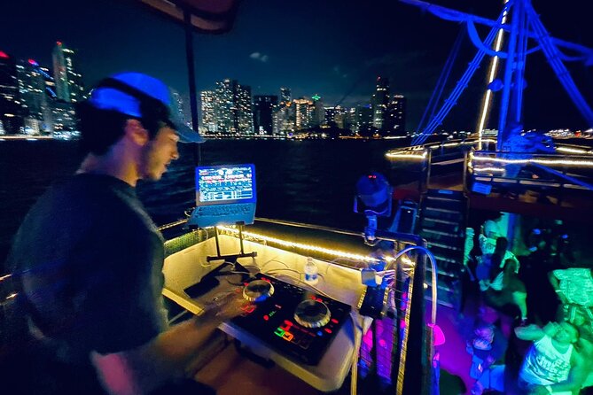 Miami Party Boat Cruise Music & Skyline Views - Timing, Weather, and Reliability