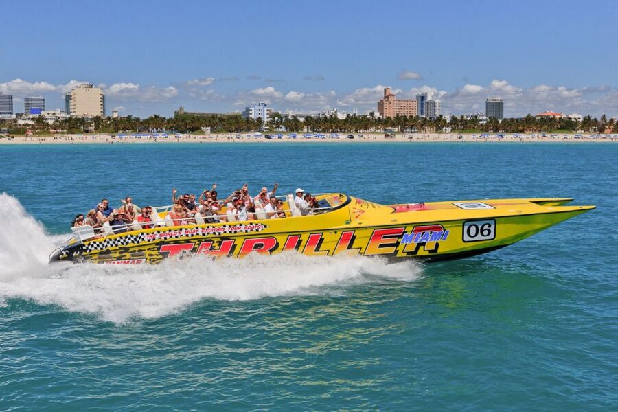 Miami: Sightseeing Speedboat Tour - The guides make or break the 45 minutes