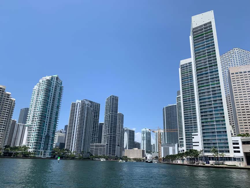 Miami Skyline Cruise of Millionaire Homes - What the commentary is really like