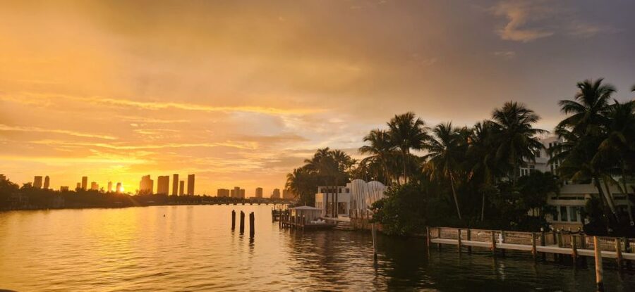 Miami Skyline Sightseeing Cruise and Millionaire Mansions - The Venetian Islands and San Marco Island